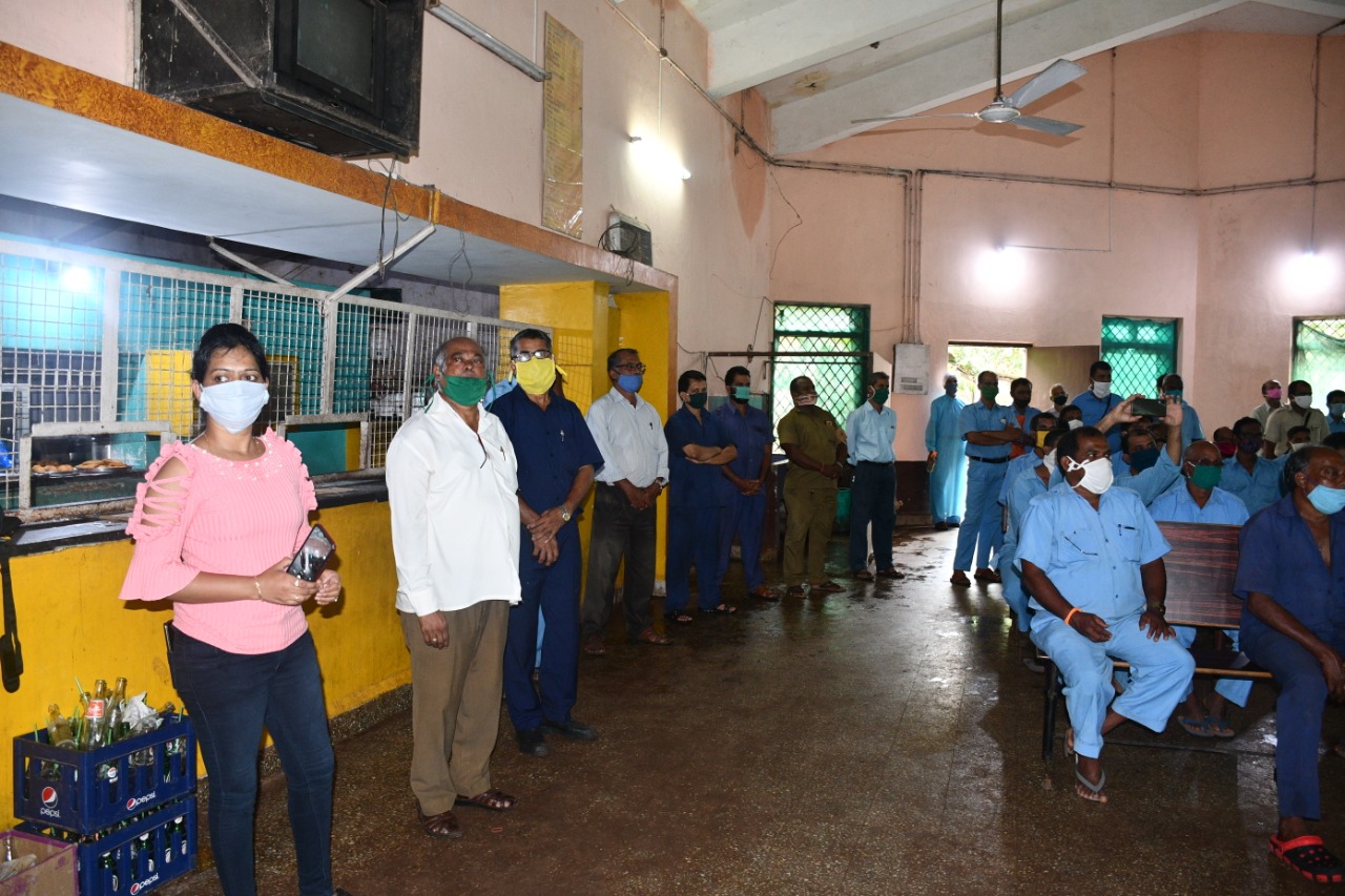 Distribution of Masks at Kadamba Depot